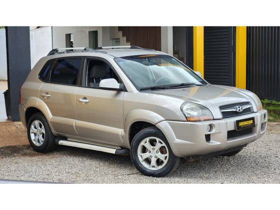 HYUNDAI TUCSON 2.0 MPFI GL 16V 142CV 2WD GASOLINA 4P MANUAL